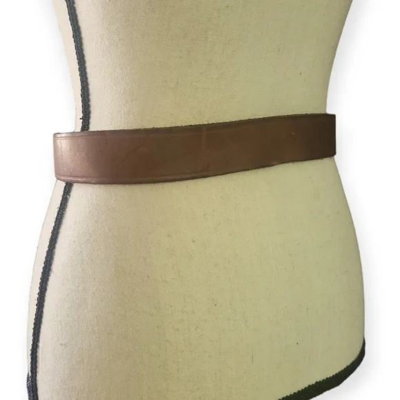 Classic Brown Leather Belt - Picture 7 of 8